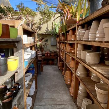 Merrihew's Sunset Gardens - Pots - Nurseries & Gardening Near Me - Santa Monica, California