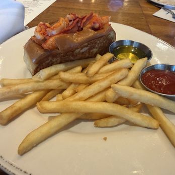 Bluewater Boathouse Seafood Restaurant Coronado - Lobster roll - Seafood Near Me - Coronado, California
