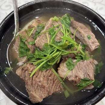 R & G Lounge - Beef Brisket & Turnip in Clay Pot 清湯牛腩煲 - Seafood Near Me - San Francisco, California R & G Lounge - Beef Brisket & Turnip in Clay Pot 清湯牛腩煲 - Seafood Near Me - San Francisco, California