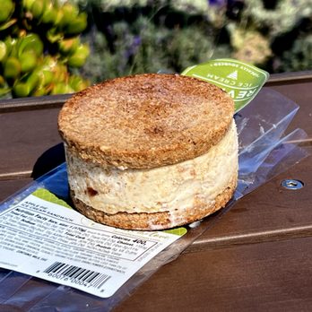 Clearview Orchards - Apple ice cream sandwich - Farmers Market Near Me - Watsonville, California