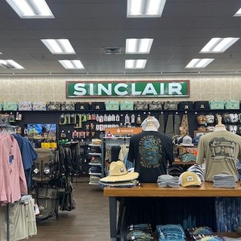 Buc-ee's - Gas Stations Near Me - Calhoun, Georgia