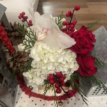 Flowers By Sabour - Florists Near Me - Laguna Beach, California