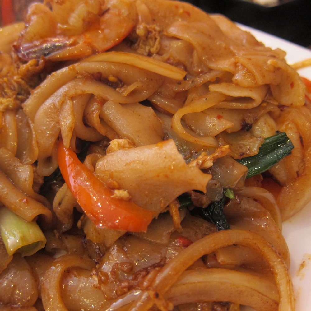 Chao Thai - shrimp drunken noodles - Thai Near Me - Elmhurst, New York Chao Thai - shrimp drunken noodles - Thai Near Me - Elmhurst, New York