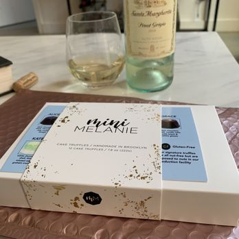 Mini Melanie - Wow. - Desserts Near Me - Brooklyn, New York