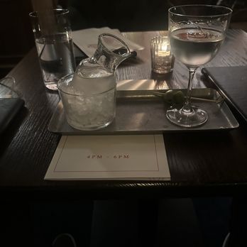 Reynold's - CFO with Gin. - Cocktail Bars Near Me - Washington, DC, District of Columbia