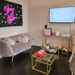 Glam Body Sugaring Boutique - Waiting area