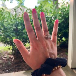 Village Nail Studio - Right thumb and pointer finger nail fell off on days 2 and 3.
