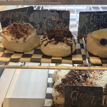 Cinnaholic - Bakeries Near Me - Los Angeles, California Cinnaholic - Bakeries Near Me - Los Angeles, California