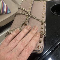 Bonitas Nails - Perfect neutral with the shade "freckle"
