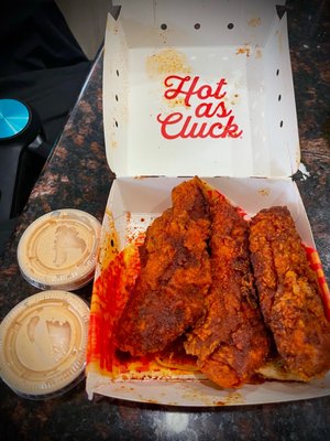 Original Clyde's Hot Chicken by null