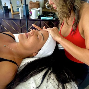 Ellie's Beauty Touch - Facial by Ellie - Skin Care Near Me - Miami, Florida Ellie's Beauty Touch - Facial by Ellie - Skin Care Near Me - Miami, Florida