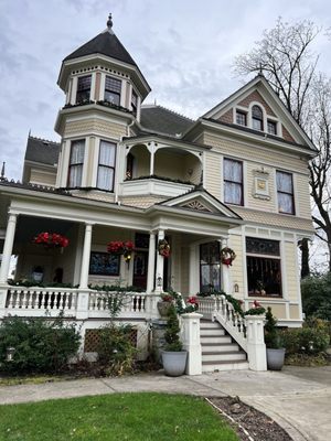 The Victorian Belle Mansion by null
