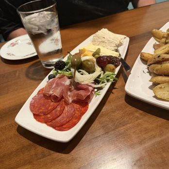 The Farish House - Perfect mix of flavors - Wine Bars Near Me - Phoenix, Arizona The Farish House - Perfect mix of flavors - Wine Bars Near Me - Phoenix, Arizona