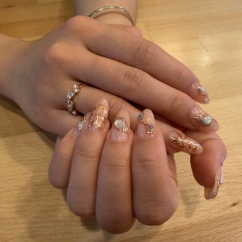 Chloe Nail Lounge - Nail Salons Near Me - Orange, California