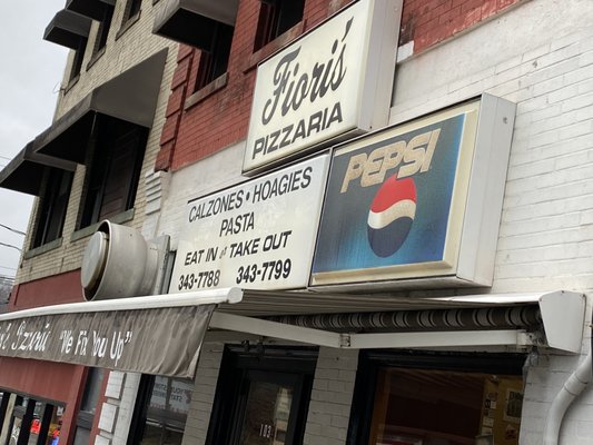 Fiori's Pizzaria by null