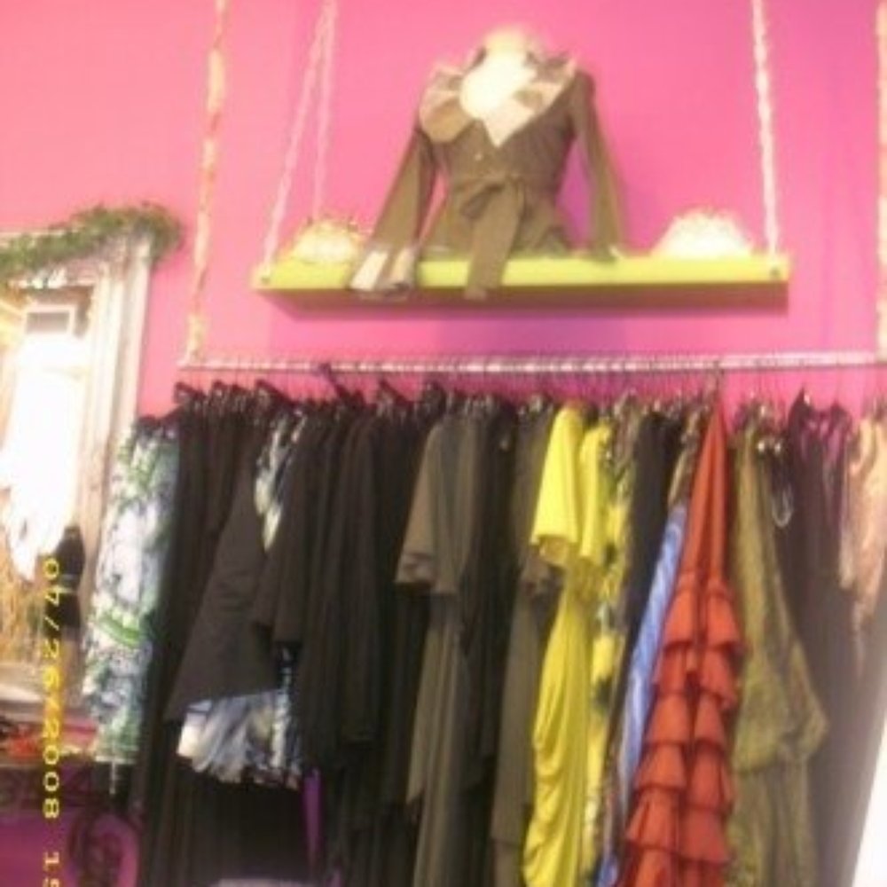 Pinky Rose - loving the pink walls - Women's Clothing Near Me - Los Angeles, California Pinky Rose - loving the pink walls - Women's Clothing Near Me - Los Angeles, California