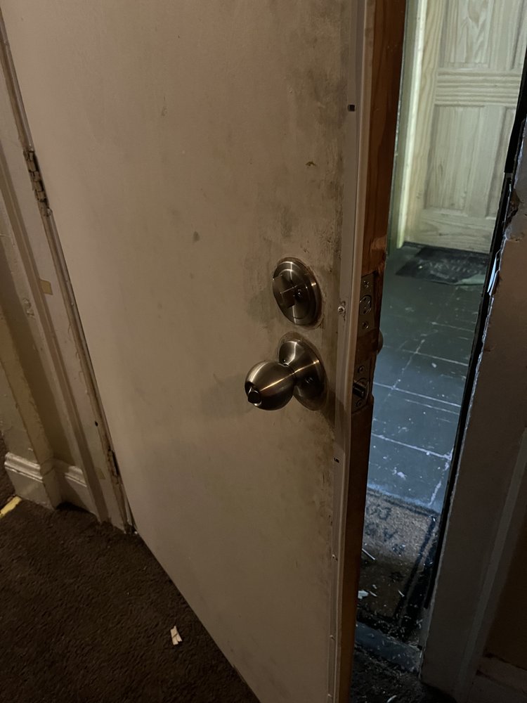 Slide of The Handy Dude