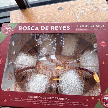 La Monarca Bakery & Cafe - La Monarca's nice 'Rosca de Reyes' pan dulce with candied fruit to celebrate Día de los Reyes Magos on January 6. - Bakeries Near Me - Los Angeles, California La Monarca Bakery & Cafe - La Monarca's nice 'Rosca de Reyes' pan dulce with candied fruit to celebrate Día de los Reyes Magos on January 6. - Bakeries Near Me - Los Angeles, California