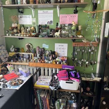 Venus Time Trap - Towers, books, tarot cards - Antiques Near Me - Chester, Virginia