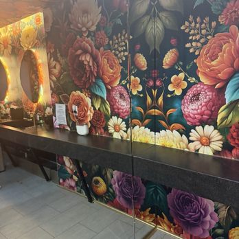 Cocina 35 - Bathroom - Breakfast & Brunch Near Me - Coronado, California