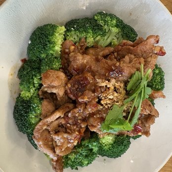 Dok Khao - Garlic Lover / - Thai Near Me - Alexandria, Virginia