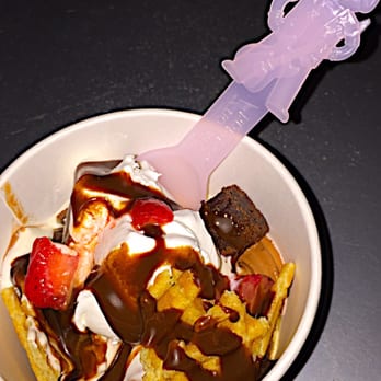 Menchie's Frozen Yogurt - "THE COLOR CHANGING SPOONS ARE HERE! THE COLOR CHANGING SPOONS ARE HERE!" - Ice Cream & Frozen Yogurt Near Me - Austin, Texas