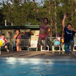 Hayward KOA - Kids jumping into the pool