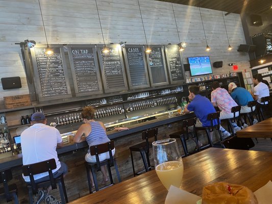 Brewer's Tap & Table by null