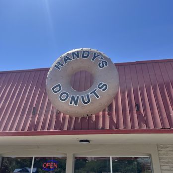 Randy's Donuts - Exterior - Donuts Near Me - Fresno, California Randy's Donuts - Exterior - Donuts Near Me - Fresno, California