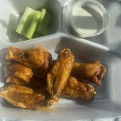 American Deli - 6 piece wings w/Ranch