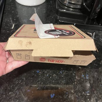 Pizza Hut - Unsealed box from delivery - Pizza Near Me - Lynnwood, Washington Pizza Hut - Unsealed box from delivery - Pizza Near Me - Lynnwood, Washington