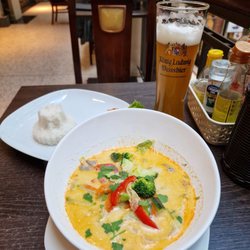 Ngan Tinh - Rotes Curry mit Gemüse