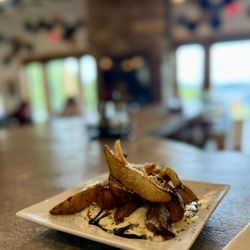 3812 Bistro - Fries with sauce action