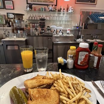 Mo's Grill - Patty Melt - Burgers Near Me - San Francisco, California Mo's Grill - Patty Melt - Burgers Near Me - San Francisco, California