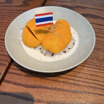 Plue - Mango sticky rice - Thai Near Me - New York, New York Plue - Mango sticky rice - Thai Near Me - New York, New York