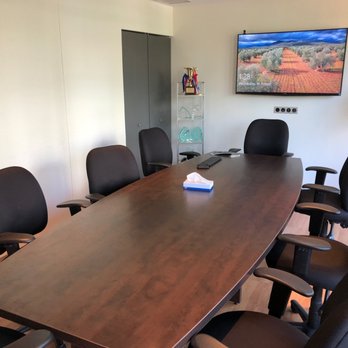 Les Twarog - Conference Room - Real Estate Agents Near Me - Vancouver, British Columbia Les Twarog - Conference Room - Real Estate Agents Near Me - Vancouver, British Columbia