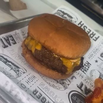 LA Burgers & Daiquiris - The Smash burger that they forgot to smash.... - Cajun/Creole Near Me - Houston, Texas LA Burgers & Daiquiris - The Smash burger that they forgot to smash.... - Cajun/Creole Near Me - Houston, Texas