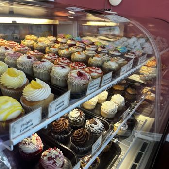 Skiff's Cakes - Bakeries Near Me - Simi Valley, California