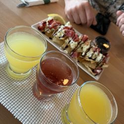 Ahí Tuna appetizer and Mimosa Flight