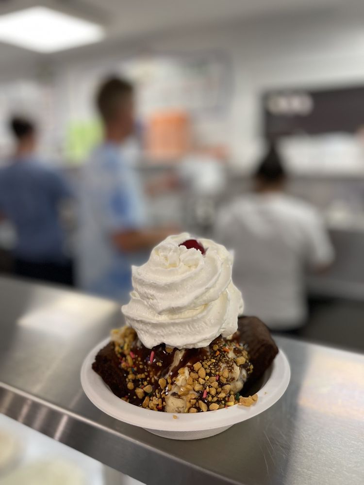 HASSLES ICE CREAM PARLOR Updated August 2024 76 Photos & 60 Reviews