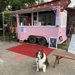 Zo’s Mini Donuts - The shop (and my good dog)