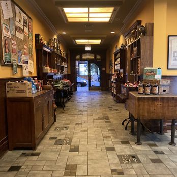 Mrs. Murphy & Sons Irish Bistro - Hallway - Irish Near Me - Chicago, Illinois