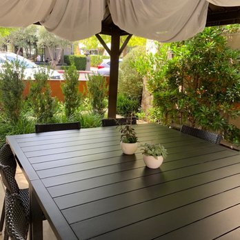 Jessup Cellars - Outdoor seating - Wine Tasting Room Near Me - Yountville, California