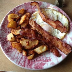 Louis' Restaurant - Best breakfast for miles.