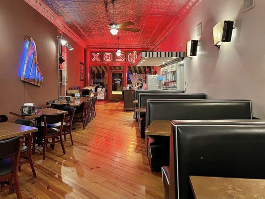 SQZBX Brewery & Pizza by null