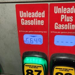 Safeway Gas Station - Overpriced even by Alameda standards