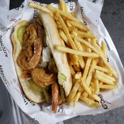 Trapkitchen Tacos - Shrimp poboy