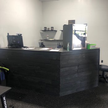 Black Collar Crossfit - Front desk - Gyms Near Me - Des Moines, Iowa Black Collar Crossfit - Front desk - Gyms Near Me - Des Moines, Iowa