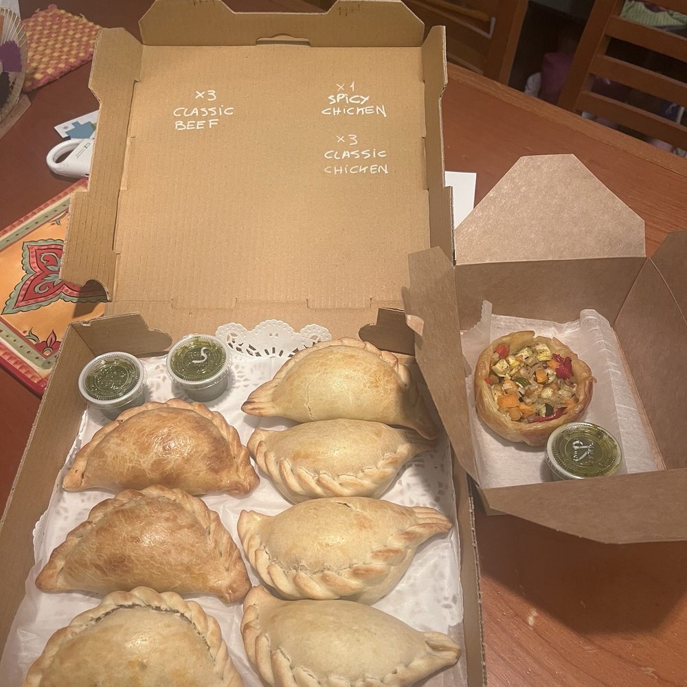 Chimichurri sauce, Beef Classico x 3, Spicy Chicken, Chicken Classico x 3, Vegan