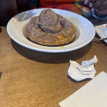 Silver Diner - Peach pie with chocolate ice cream - Breakfast & Brunch Near Me - Nottingham, Maryland